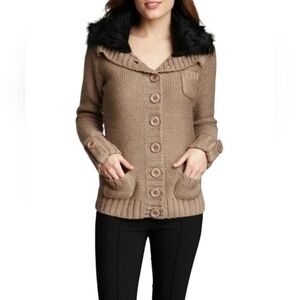 VERTIGO PARIS FAUX FUR COLLAR SWEATER IN NUBUCK L